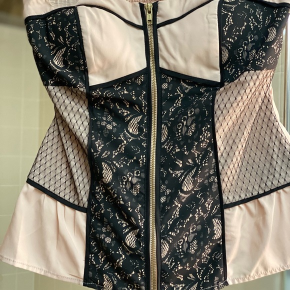 NWOT Corset Top - Picture 3 of 3